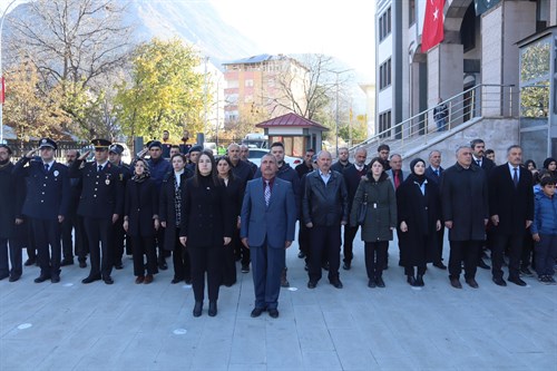 Büyük Önder Gazi Mustafa Kemal Atatürk'ün vefatının 86. yıl dönümü münasebetiyle Çelenk Sunma Töreni ve Anma Programı icra edildi. 