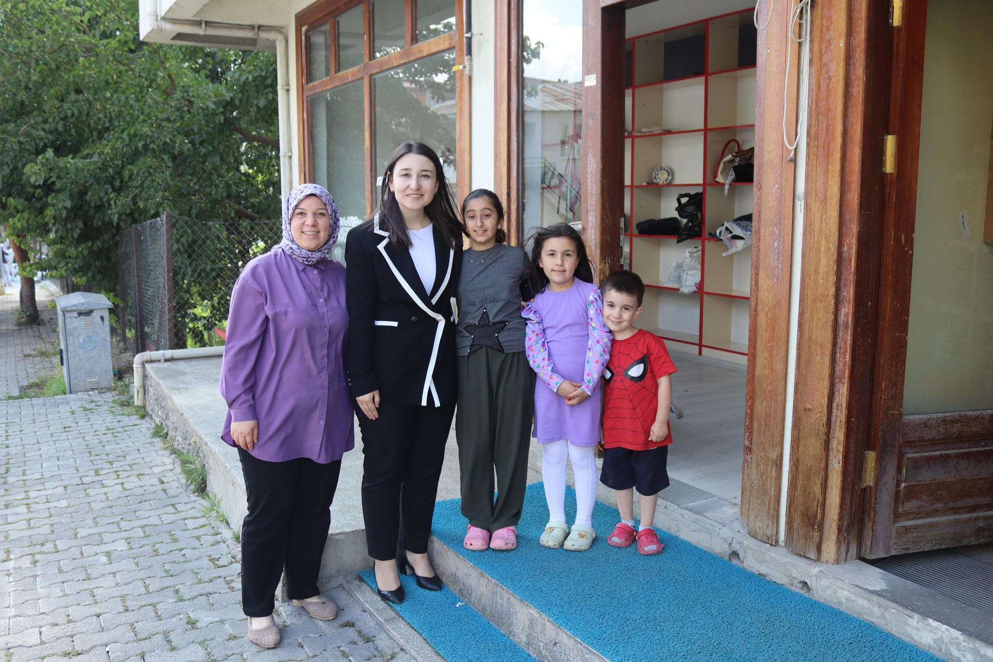Sayın Kaymakamımız Kübra DEMİRER Esnaf Ziyaretinde Bulunarak Vatandaşımızla Vedalaştı.