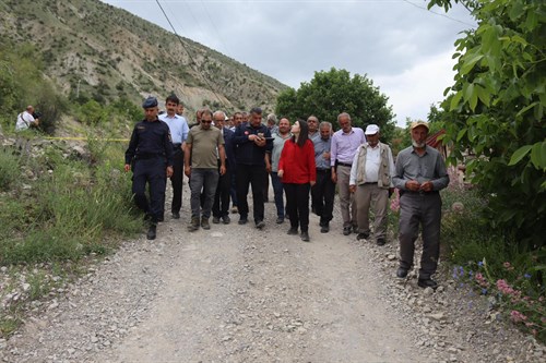 AFAD Deprem ve Risk Azaltma Genel Müdürü Prof. Dr. Orhan TATAR ve beraberindeki Bilim Heyeti ile Kaymakamımız Kübra DEMİRER... 